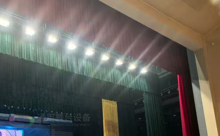 通用舞台设备兴化将军路小学报告厅舞台吊杆项目