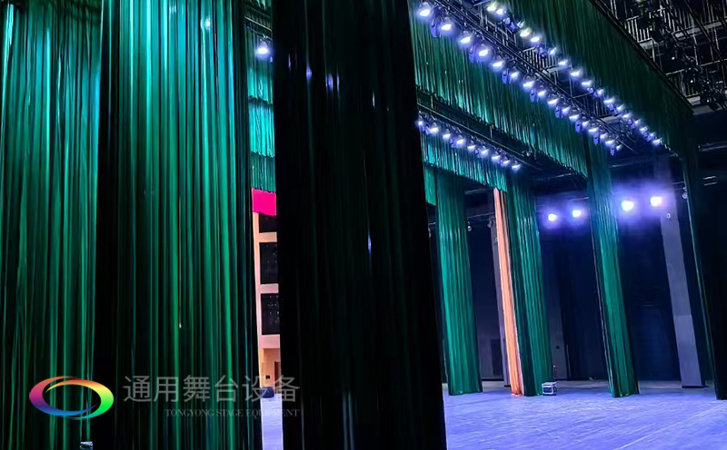 助力教育领域舞台建设，推动校园文化发展！星海中学报告厅幕布、舞台吊杆等建设项目