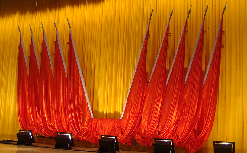 提升舞台机械产品品质，保障舞台使用安全！通用舞台、舞台吊杆新年开工